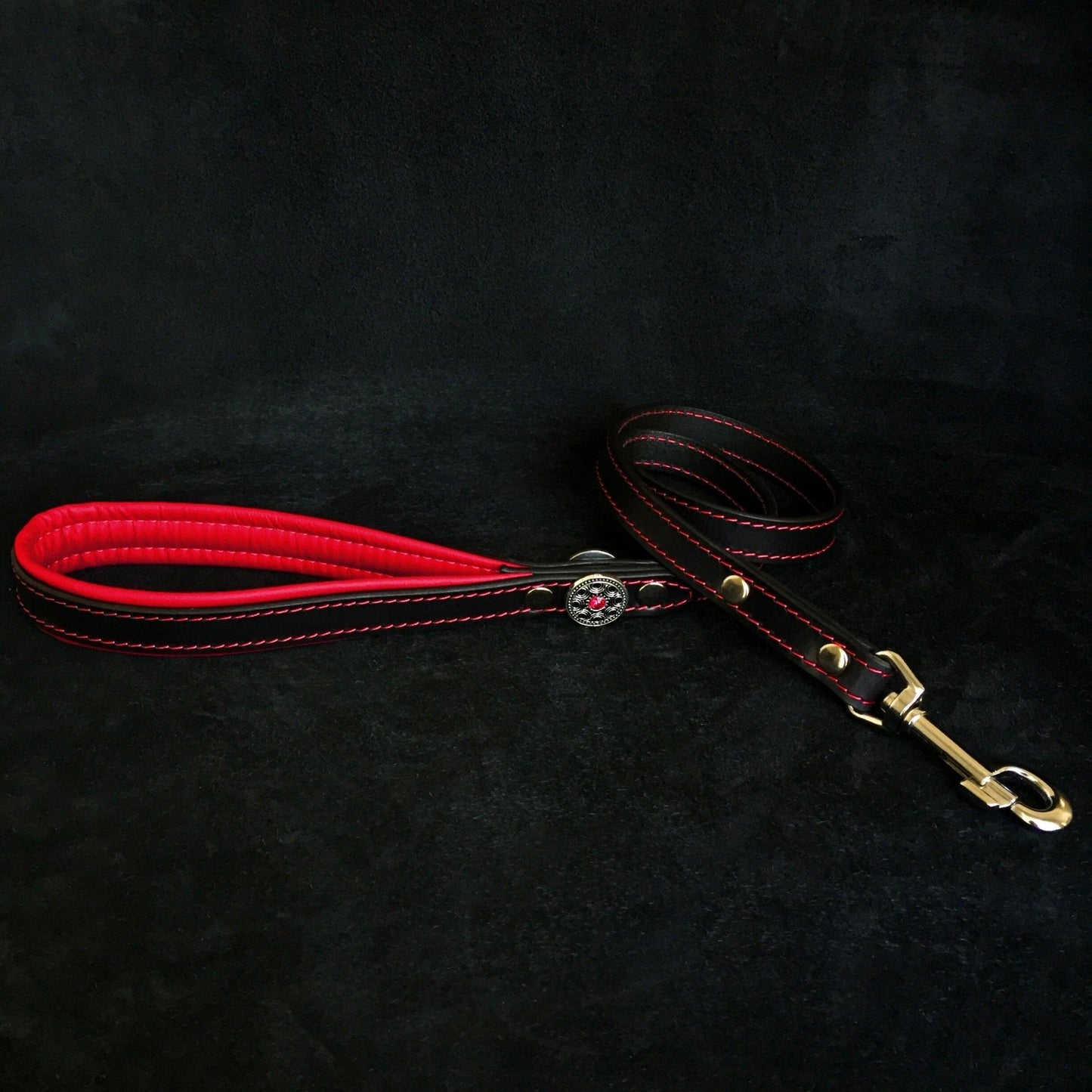 ''Bijou'' leather lead red by Bestia